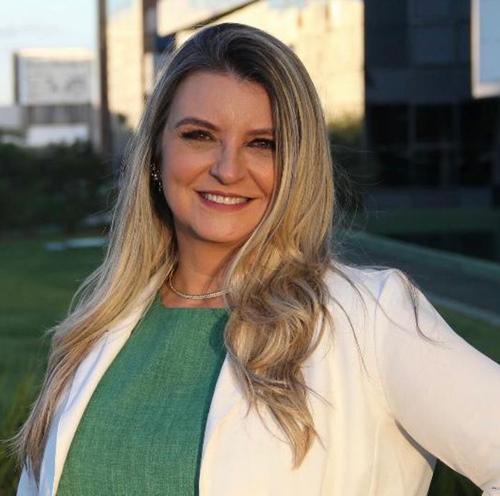 Foto de Dra. Fernanda Tourino